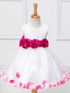 Stylish Knee Length White Little Girls Pageant Gowns Tulle Sleeveless Appliques and Hand Made Flower