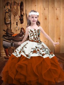 Fashionable Embroidery and Ruffles Little Girls Pageant Gowns Rust Red Lace Up Sleeveless Floor Length