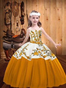 Classical Gold Sleeveless Floor Length Embroidery Lace Up Little Girl Pageant Gowns