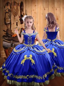 Royal Blue Ball Gowns Off The Shoulder Sleeveless Satin Floor Length Lace Up Beading and Embroidery Little Girls Pageant Gowns
