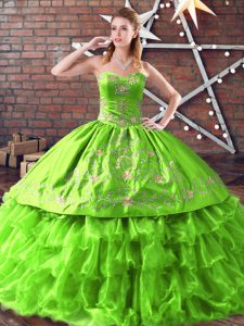 Fashion Sleeveless Embroidery Lace Up Quince Ball Gowns