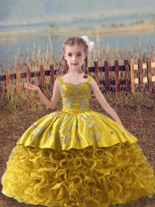 Glittering Gold Lace Up Straps Embroidery Pageant Gowns For Girls Fabric With Rolling Flowers Sleeveless Sweep Train