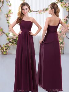 Trendy One Shoulder Sleeveless Dama Dress for Quinceanera Floor Length Ruching Burgundy Chiffon