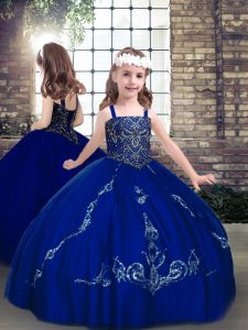 Fitting Straps Sleeveless Little Girl Pageant Gowns Floor Length Beading Royal Blue Lace