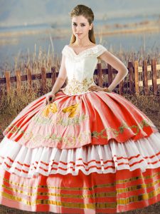 High Quality V-neck Sleeveless Lace Up Vestidos de Quinceanera White And Red Satin