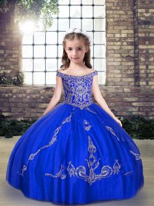 Exceptional Off The Shoulder Sleeveless Little Girls Pageant Dress Floor Length Beading Royal Blue Tulle