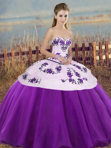 Custom Design Sweetheart Sleeveless Lace Up Quinceanera Dresses White And Purple Tulle