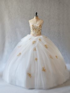 Modern Brush Train Ball Gowns Quince Ball Gowns White Sweetheart Tulle Sleeveless Lace Up