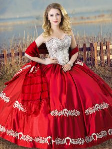 Sleeveless Floor Length Beading and Embroidery Lace Up Quinceanera Gowns with Red