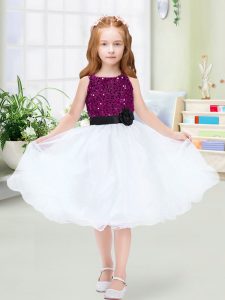Hot Selling Knee Length White Little Girls Pageant Gowns Organza Sleeveless Sequins and Hand Made Flower