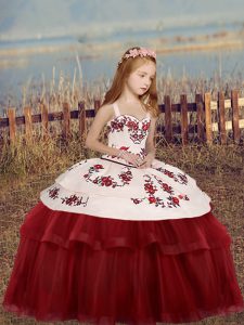 Sleeveless Tulle Floor Length Lace Up Little Girls Pageant Dress in Red with Embroidery