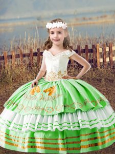 Traditional Floor Length Little Girls Pageant Gowns Satin Sleeveless Embroidery