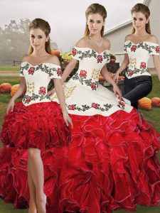 Smart White And Red Three Pieces Off The Shoulder Sleeveless Organza Floor Length Lace Up Embroidery and Ruffles Vestidos de Quinceanera