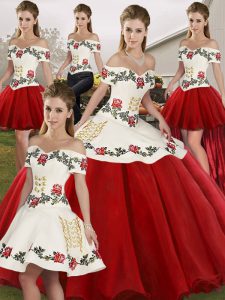 White And Red Organza Lace Up Off The Shoulder Sleeveless Floor Length Ball Gown Prom Dress Embroidery