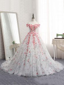 White Ball Gowns Appliques 15th Birthday Dress Lace Up Tulle Sleeveless