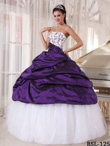 Beautiful Strapless Taffeta and Tulle 2013 Quinceanera Dress with Embroidery