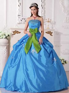 Aqua Blue Strapless Taffeta Quinceanera Gown Dresses with Beading and Green Bow