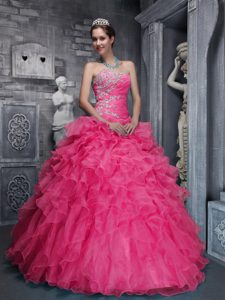 Ruched Sweetheart Hot Pink Organza Quinceanera Dresses with Appliques and Ruffles
