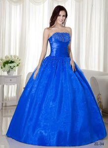 Modest Strapless Floor-length Quinceanera Dress in Taffeta with Beading