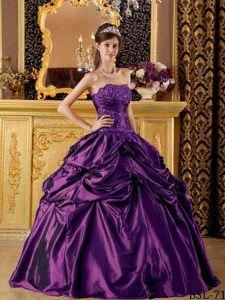 Eggplant Purple Taffeta Long Romantic Quinces Dresses with Appliques