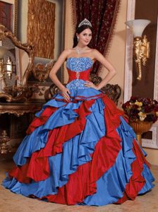 Multi-color Strapless Embroidery Taffeta Quinceanera Gowns with Ruffles