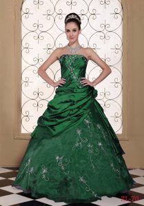 Exclusive 2013 Strapless Quinceanera Dresses with Embroidery and Pick-ups