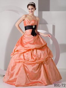 Sweetheart Taffeta Quinceanea Dress with Sash and Bowknot on Promotion