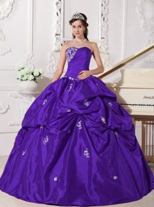 2013 Exquisite Sweetheart Purple Lace-up Quinceaneras Dress with Beading