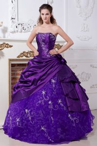 Fabulous Strapless Taffeta Purple Sweet Sixteen Dresses with Embroidery