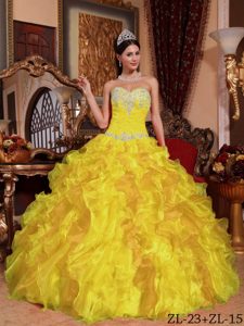 Yellow Sweetheart Organza Quinceanera Dress with Appliques and Beading