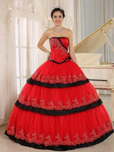 Custom Made Red Strapless Appliques Dresses for Quinceanera with Layers