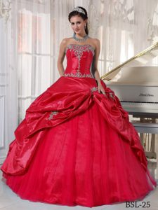 Strapless Taffeta and Tulle Sweet Quince Dresses in Red with Appliques