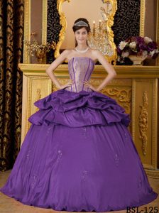 Purple Ball Gown Appliqued Taffeta Nice Quince Gowns with Strapless