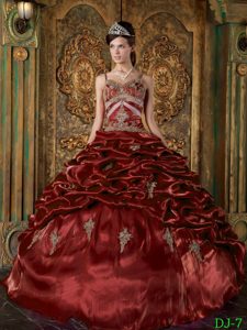 Ruffled Wine Red Sweet Sixteen Quinceanera Dresses with Appliques and Straps