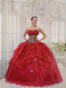 Pretty Red Sweet Sixteen Quinceanera Dresses with Beads and Layers in Organza