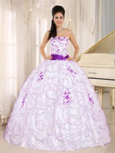White and Purple Organza Quinceanera Gown Dresses with Embroidery and Sash
