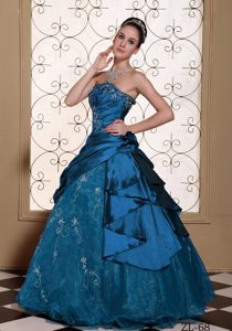 Modest Strapless Embroidery Decorated Quinceanera Dresses on Promotion