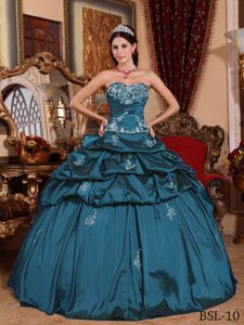 Elegant Sweetheart Taffeta Quinceanera Dresses with Appliques and Pick-ups