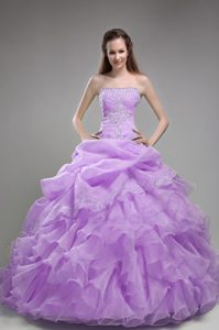 Lavender Strapless Ruffled Organza Quinceanera Dresses with Beading and Pick-ups