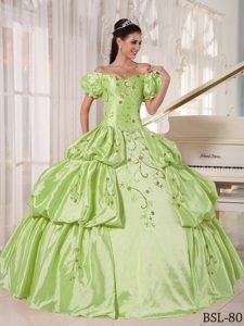 Off The Shoulder Embroidery Quinces Dresses in Yellow Green with Pick-ups