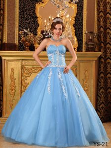 Cheap Popular Sweetheart Tulle Quinceanera Gown with Appliques in Blue