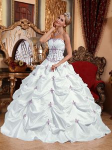 White Strapless Taffeta Quinceanera Dresses with Appliques on Promotion