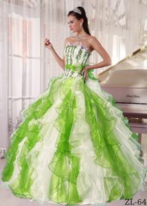 Ruffled Strapless Appliques Sweet 15 Dresses with Ruffles in Green and White