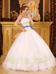 Strapless Floor-length Organza Appliques Quinceanera Dress in White with Sash