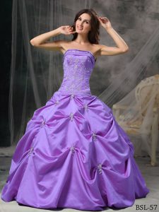 Zipper-up Beaded Floor-length Luxurious Quinces Dresses Lavender