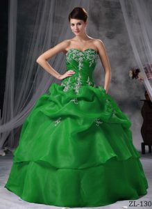 Impressive Sweetheart Organza Quinceanera Dresses with Appliques