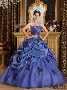 Strapless Long Organza Classical Quinceanera Gown Dresses in Purple