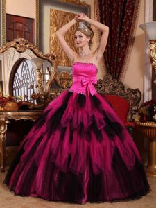 Luxurious Strapless Floor-length Tulle Quinceanera Dress with Beading
