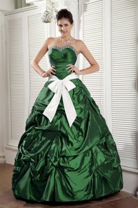 Hunter Green Sweetheart Taffeta Quinceanera Dresses with Pick-ups and White Bow