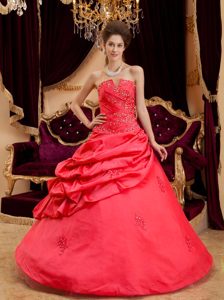 Ball Gown Strapless Taffeta Appliqued Quinceanera Gowns in Coral Red